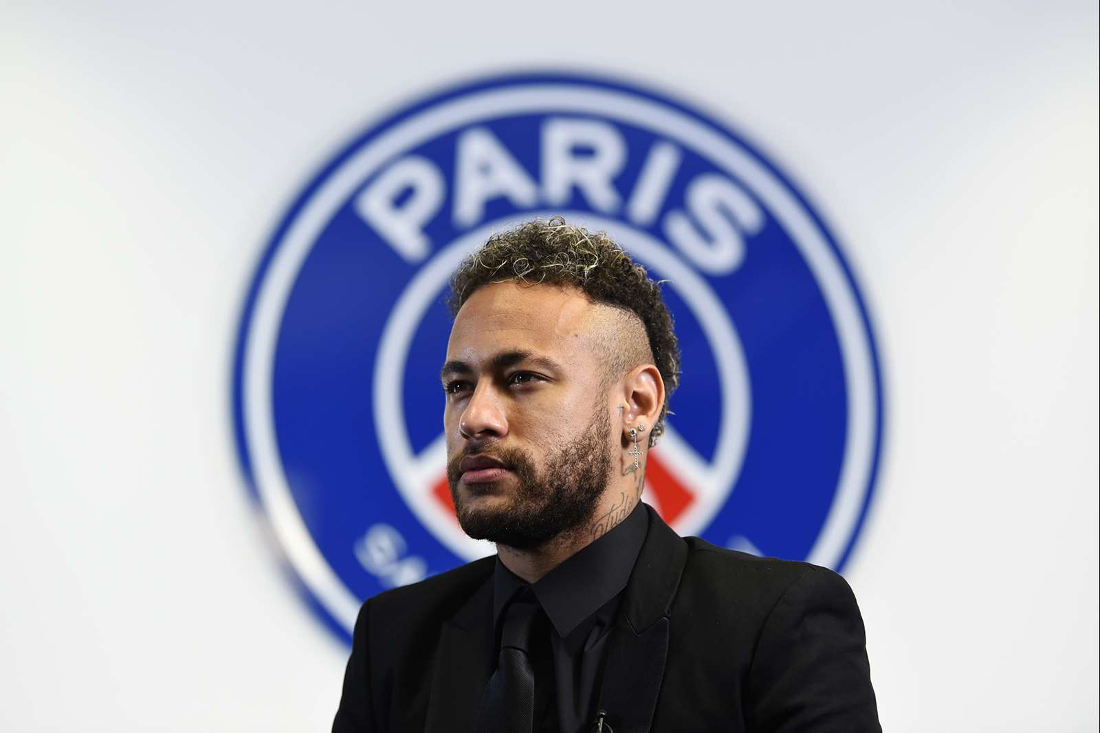 Neymar Jr extiende contrato 2025 Saint-Germain